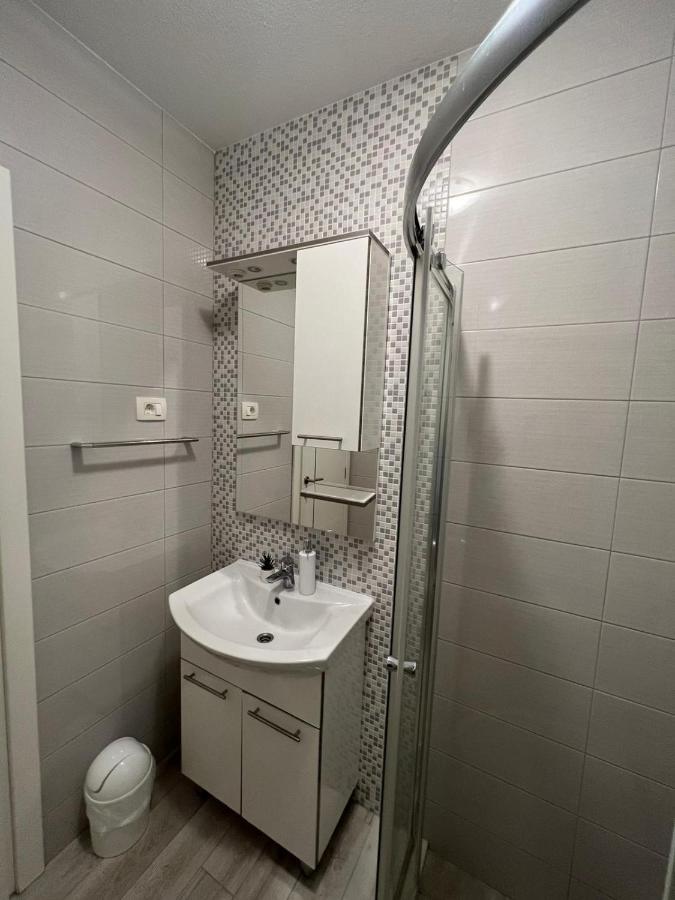 Apartments Villa Nova With Pool Makarska Dış mekan fotoğraf