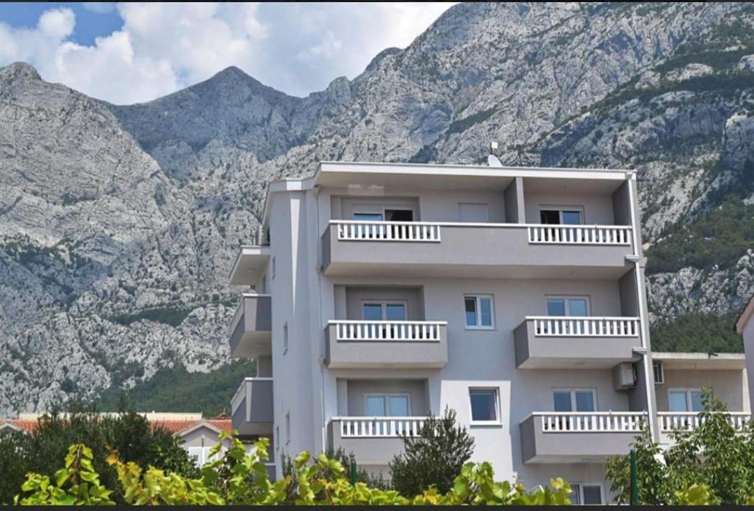 Apartments Villa Nova With Pool Makarska Dış mekan fotoğraf